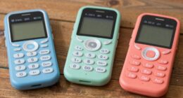 senior friendly large button smartphones