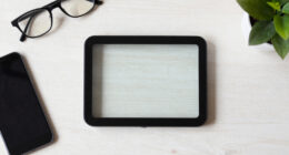 8 Best Digital Magnifiers for Macular Degeneration in 2026